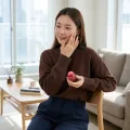 ROMAND Juicy Roll Cheek 01 Rare Apple – Vibrant Dewy Stick Blusher 4